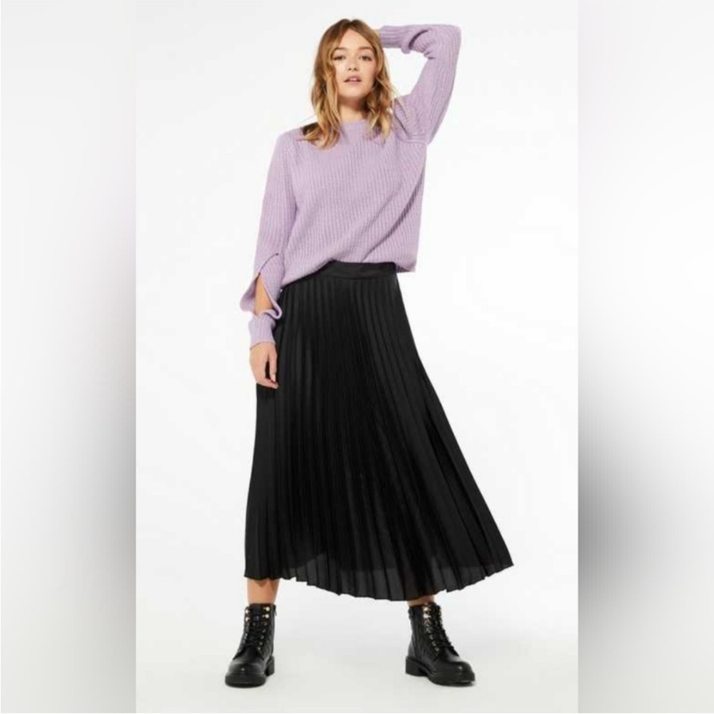 NEW - H&M Black Pleated Maxi Skirt Size 2